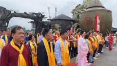 第三届贵州古坛老窖踩曲采药祭祖师大典隆重举